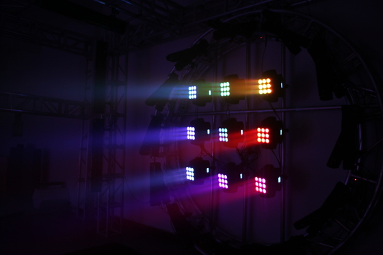 IP20 Oświetlenie sceniczne LED Pixel 9 * 10 W 4 w 1 RGBW LED Ruchoma matryca Efekt wiązki Oświetlenie DJ
