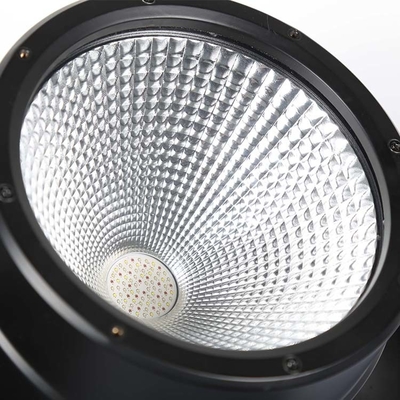 Oświetlenie sceniczne LED Wash COB z ruchomą głowicą 125lm/w CCC 889lux
