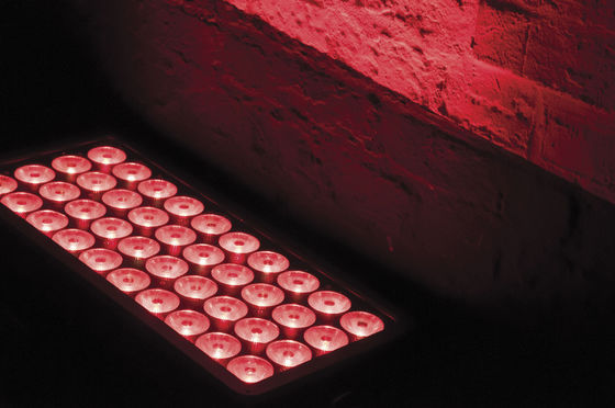 Ściana stroboskopiczna oczyszcza światło